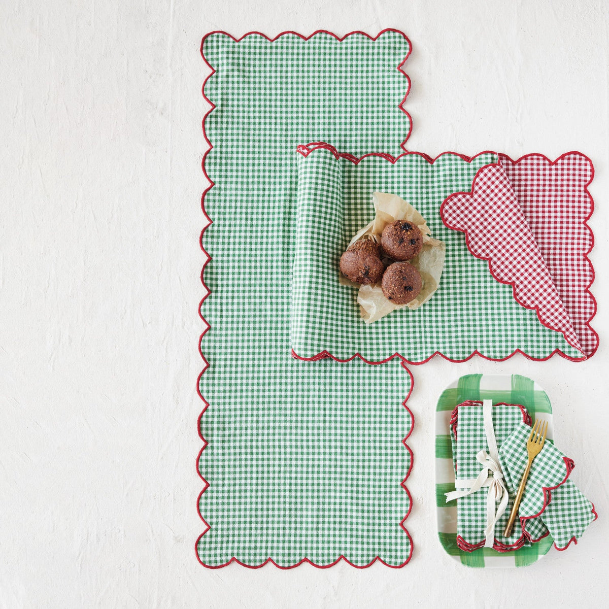 Set of 4 Green, White & Red Gingham Cotton Scalloped Napkins with Stitched Edge