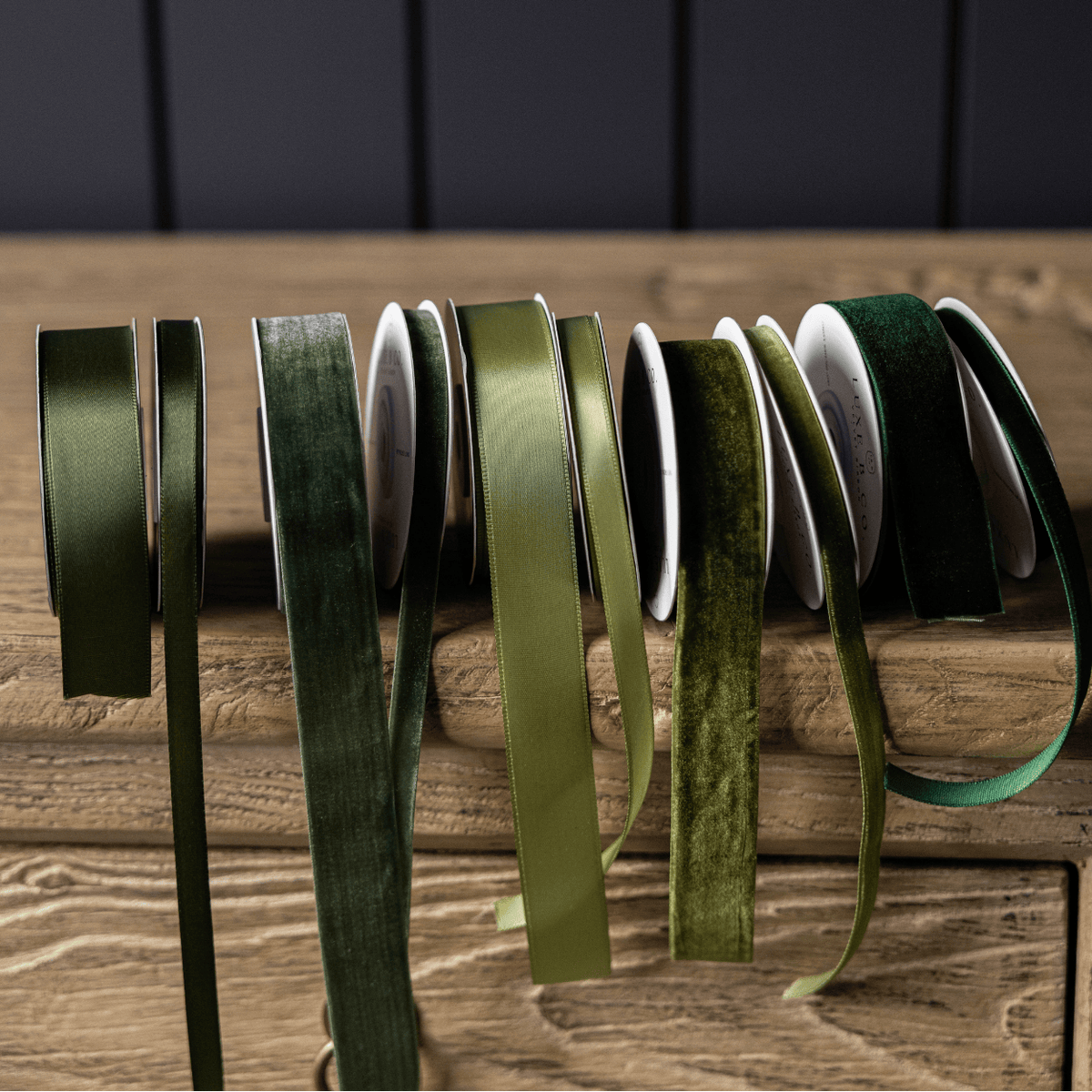 Velvet Ribbon - Emerald Green | 3/4" Width | 11 Yard Roll