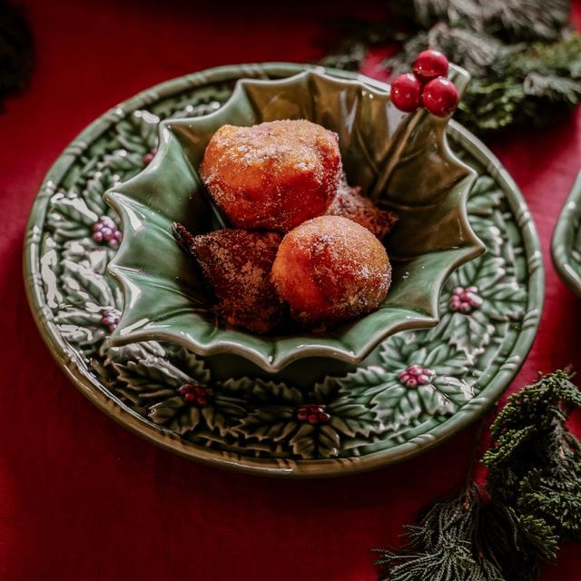 Bordallo Pinheiro Holly Dessert Plate - Set of Four