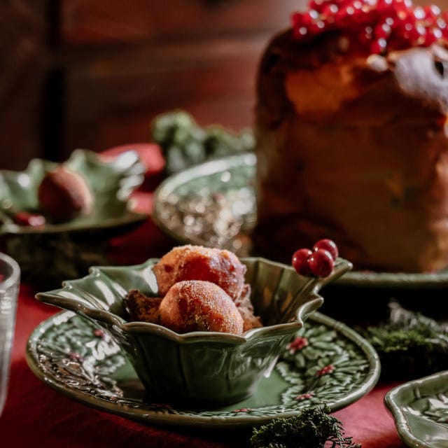 Bordallo Pinheiro Holly Dessert Plate - Set of Four