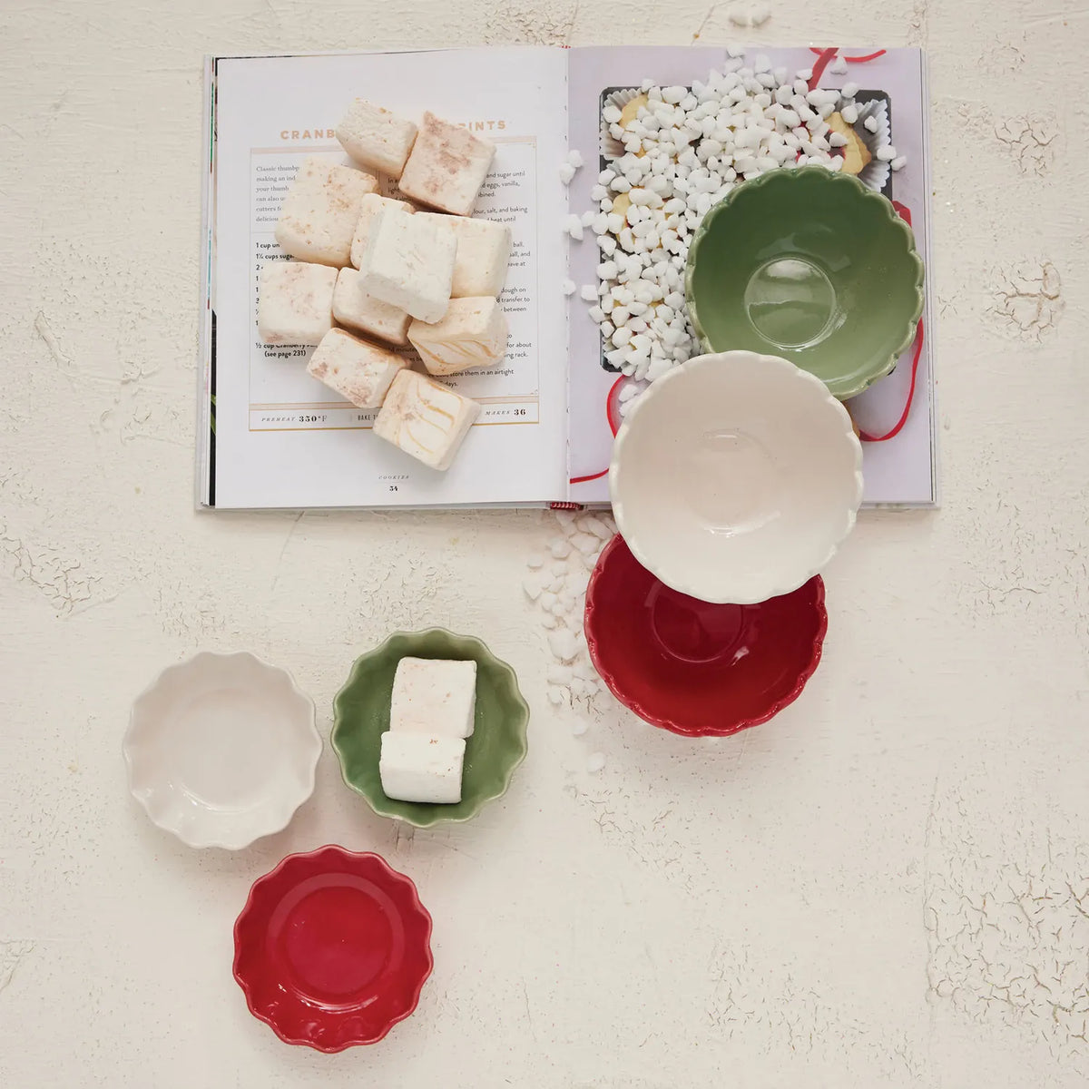 Stoneware Scalloped Plate 8" - Red, Green & White