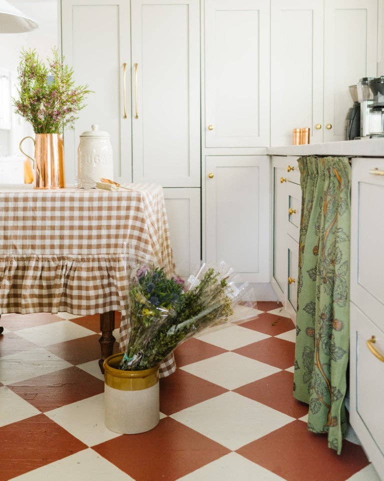 Hazelnut Ruffled Gingham Tablecloth & Table Runner